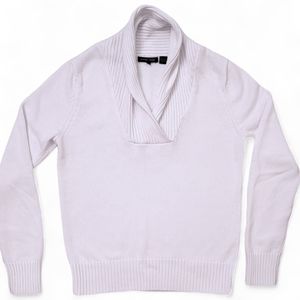 Soft white v-neck long sleeve knit sweater classic professional office wear